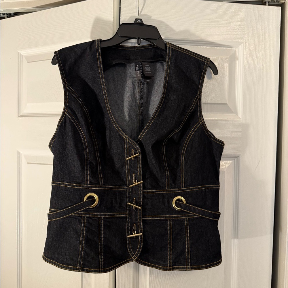 Bisou Bisou Blue and Gold Vest with Tailored Silhouette